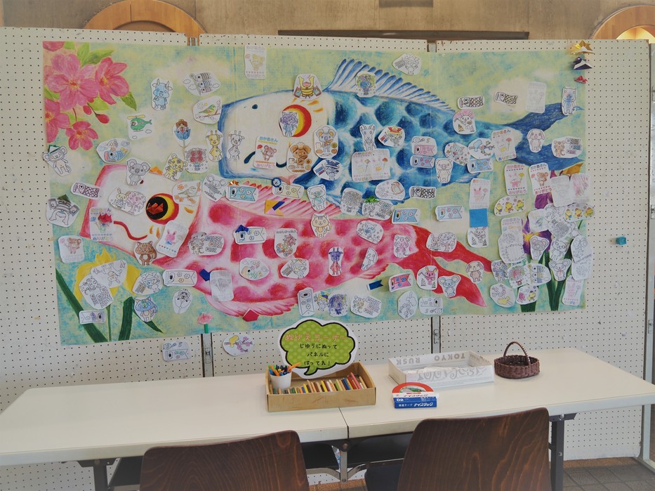 図書館塗り絵コーナー